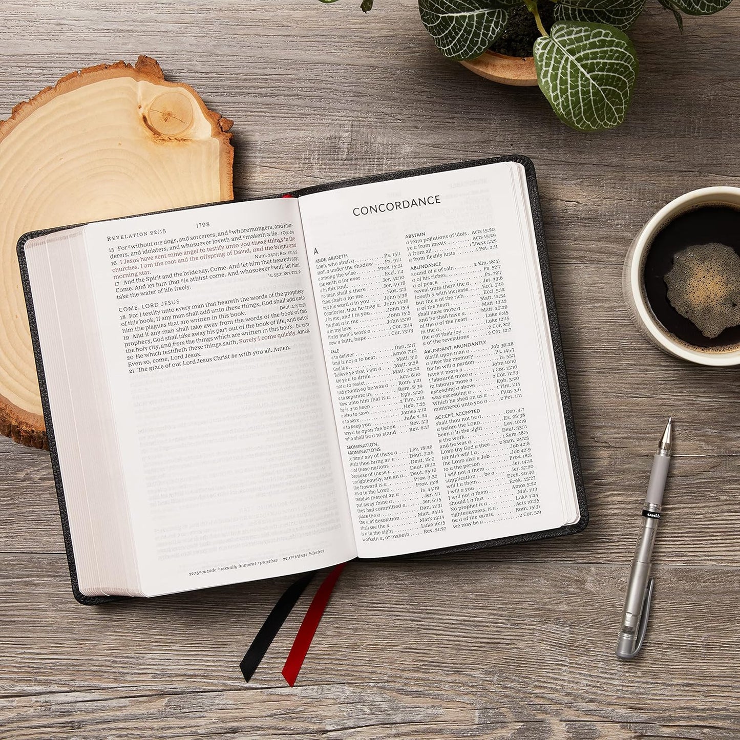 KJV, End-of-Verse Reference Bible, Personal Size Large Print, Leathersoft, Pink, Red Letter, Comfort Print