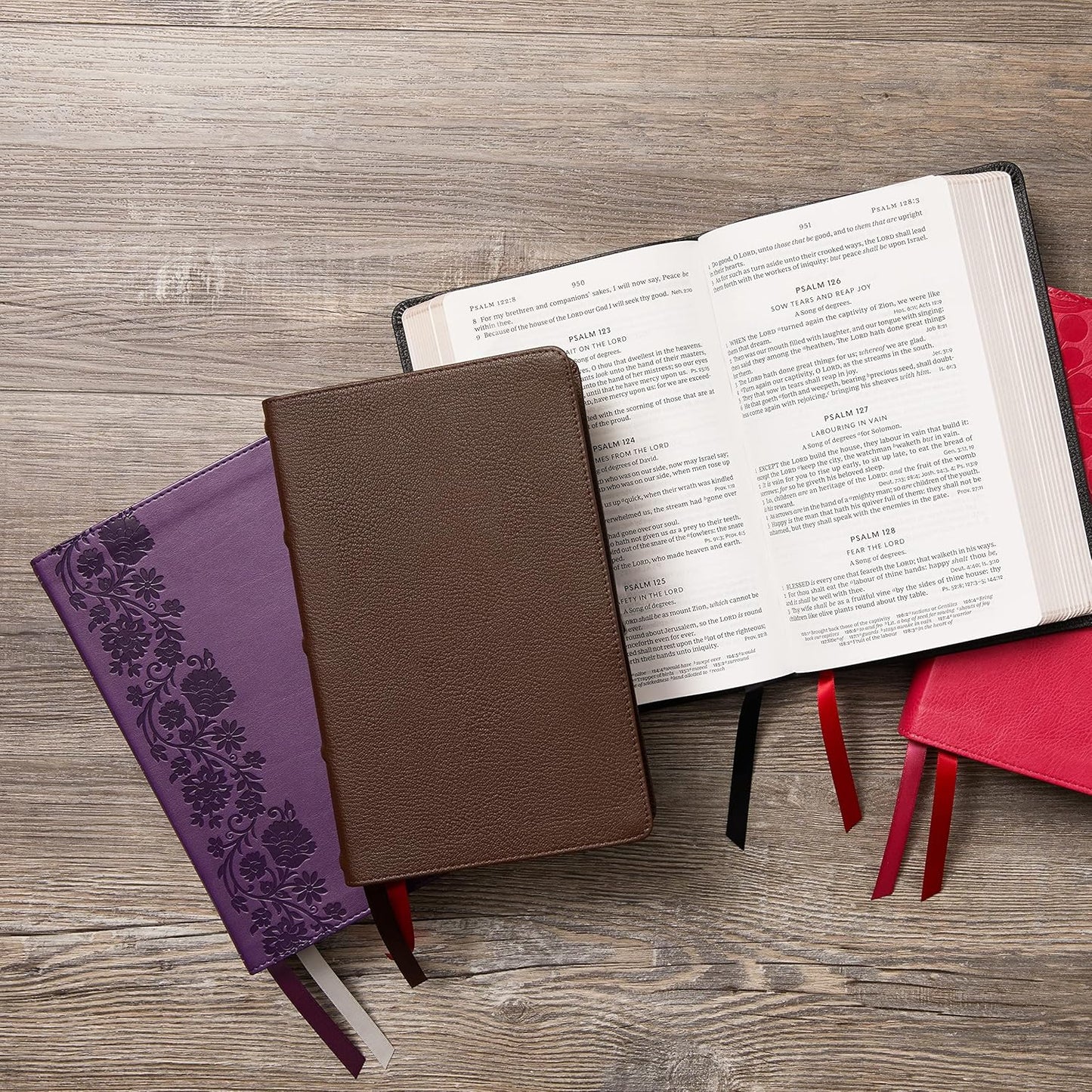 KJV, End-of-Verse Reference Bible, Personal Size Large Print, Leathersoft, Purple